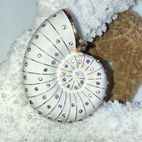 NEW! Nautilus Seashell White Enamel & Rhinestone Pin Brooch - Picture 4 of 6